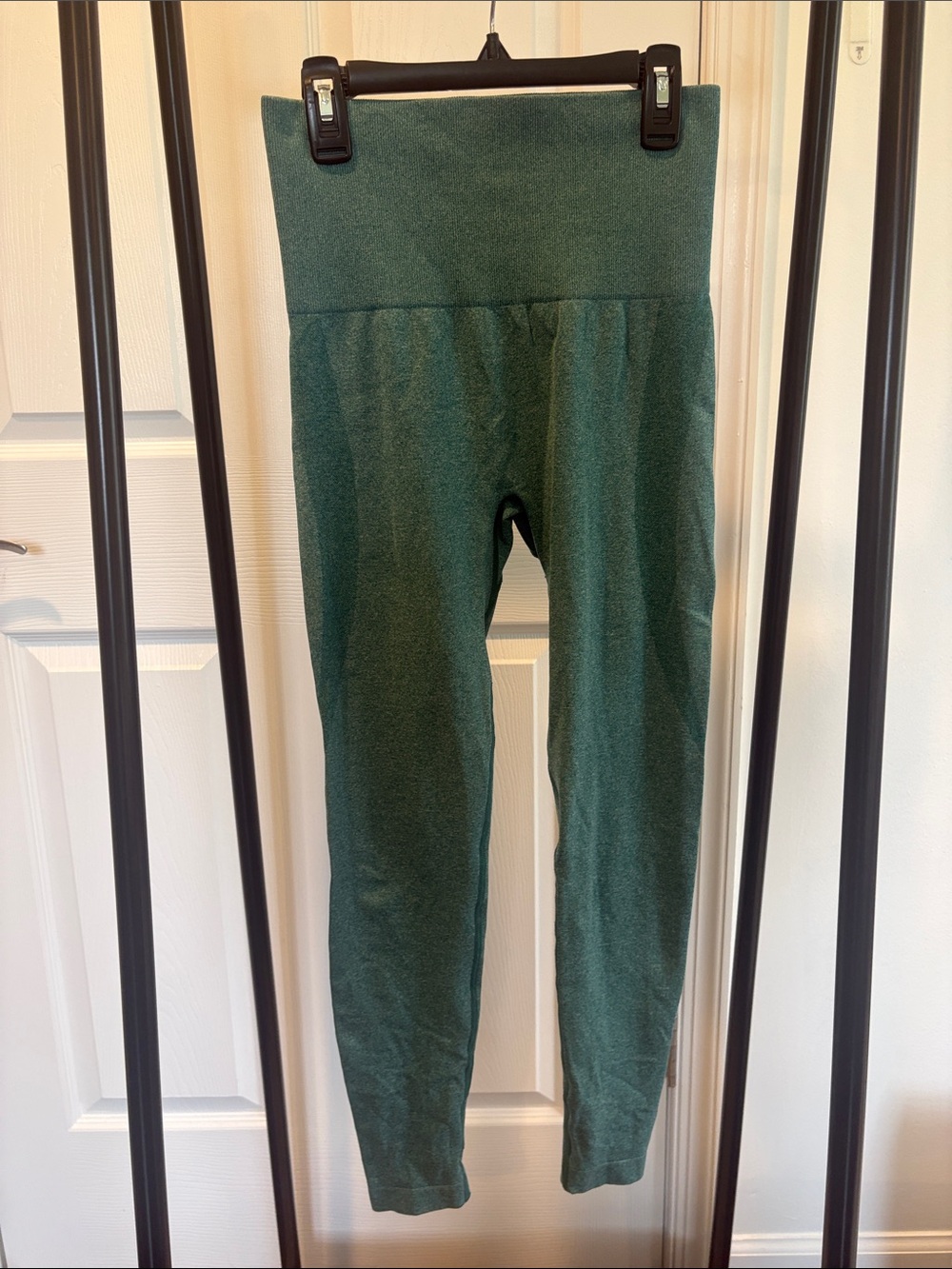 High-Waisted Dark Green Seamless Leggings